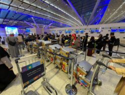 Jadwal Penerbangan Berubah, Pemerintah Dampingi Proses Kepulangan Jemaah Umrah Indonesia