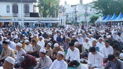 Balai Kota Banjarmasin Jadi Lokasi Salat Id Perdana, Ribuan Warga Tumpah Ruah