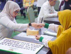 Baznas Banjarbaru Gelar Keteladanan Pimpinan Berzakat, Lisa Halaby Ajak ASN Berbagi