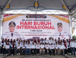 Ribuan Buruh Tumpah Ruah di Balai Kota, Serukan Kolaborasi dan Kesejahteraan